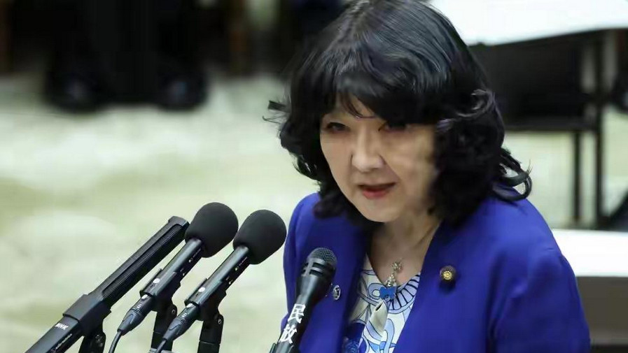 日财长大闹会场，特朗普公布脱钩倒计时，中方用8字回应高市早苗