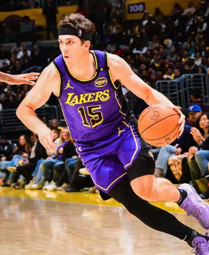 里弗斯我本来是不想动的，但是如果交易来的是字母哥，那我觉得也可以动他
休赛季，先