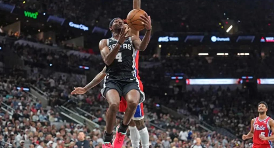 这个福克斯到底要咋处理

卡斯尔哈珀打的越来越好了 ，现在卡斯尔进攻影响力感觉已