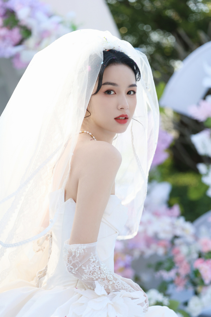 你好1983的热度为什么这么低啊！真的是最近最好看的剧了吧！