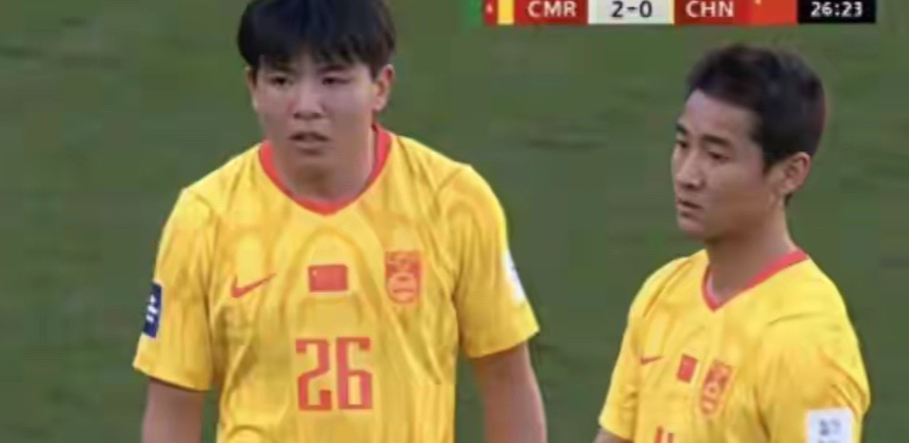 国足首次踢喀麦隆，让国足意识到，球员缺的不只是技术，还有身体！
这么多年，国足比