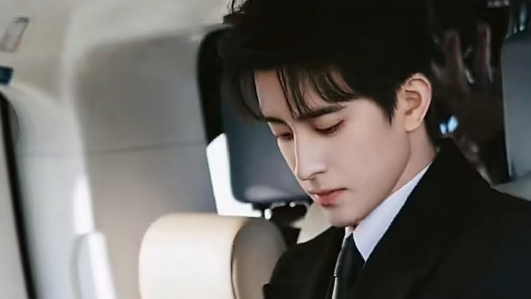 敖瑞鹏机场无奈发声：请给艺人留一点空间