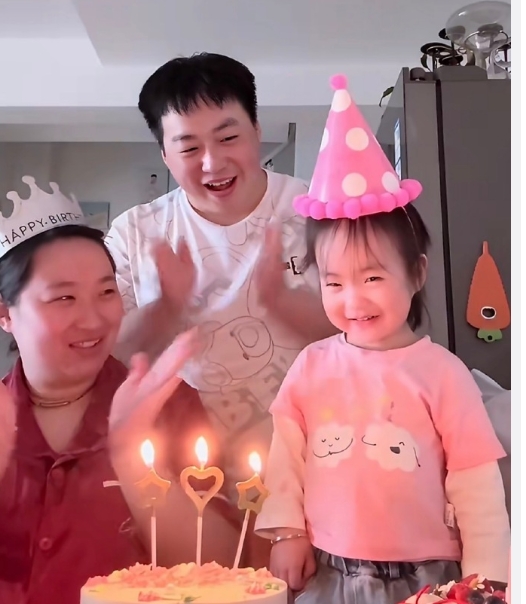 不敢想要是我童年时期有这样的幸福会多开心，可能长大后的很长一段时间都在和别人炫耀