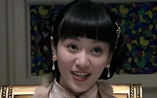 《潜伏》马太太问翠平床事如何：看似八卦，实则是场致命试探