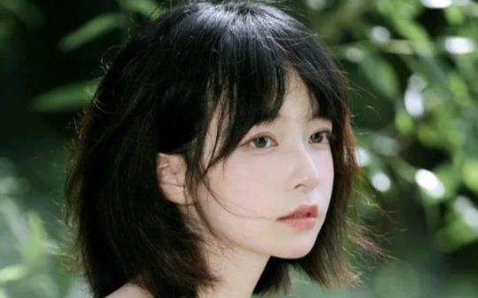 死亡前给孙女打了无数的电话未接，死亡后她却为了断绝关系敲开了我的窗户