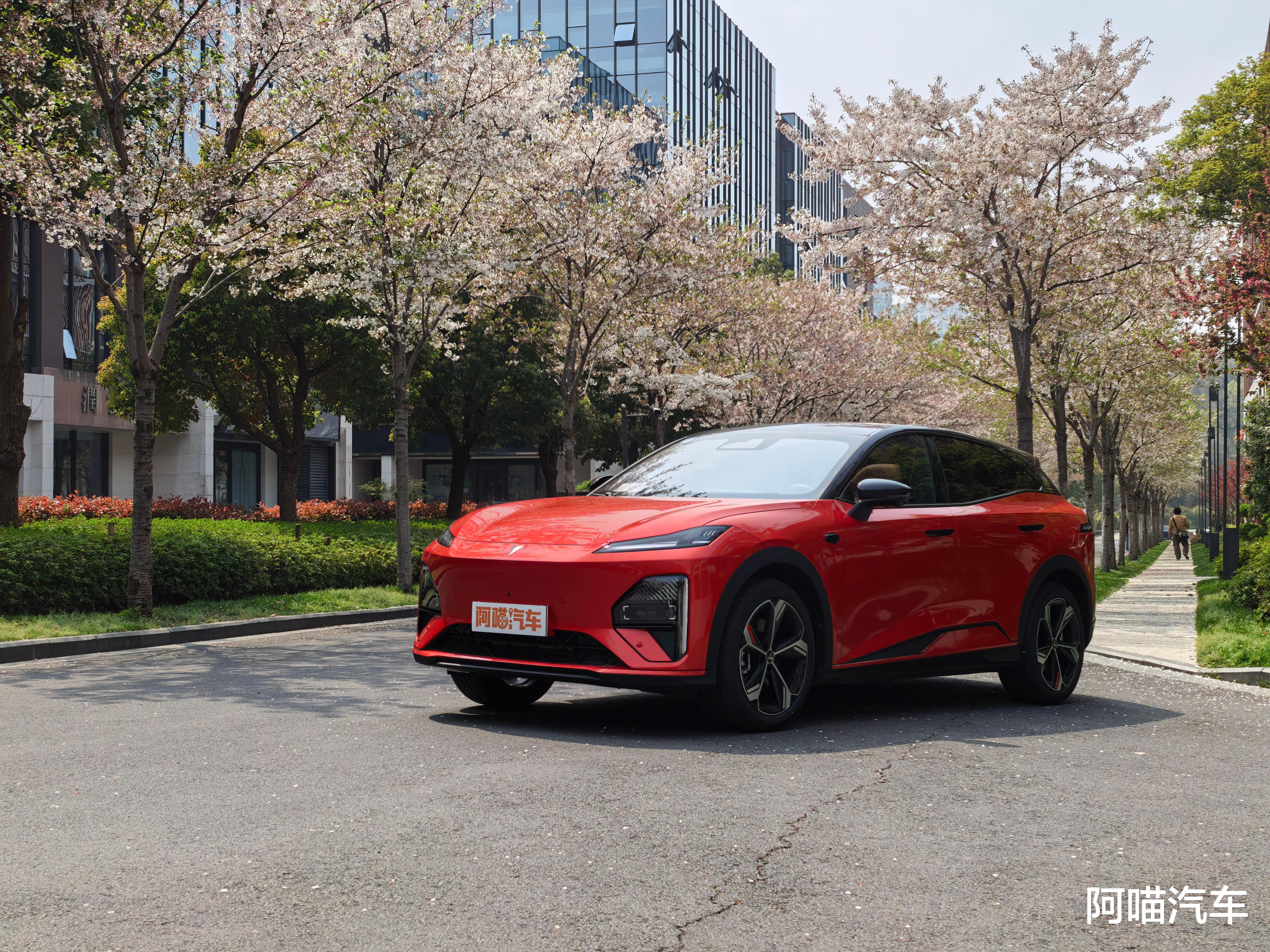 深蓝S07把激光雷达干到15万级，这车没短板了，压力给到谁了