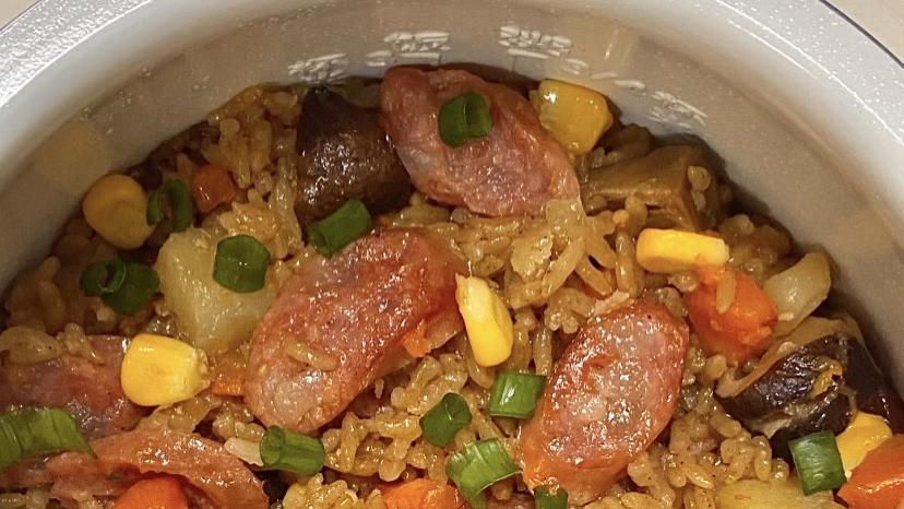 电饭煲腊味煲仔饭：零失败秘籍，酱香浓郁，粒粒入味