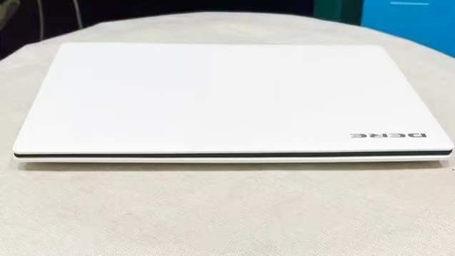 国产15.5英寸大屏笔记本电脑，英特尔入门处理器，白色版颜值高