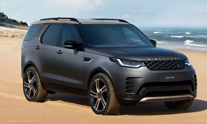 路虎发现特别版上市售54.8万元起涉水能力达900mm
此次上市的路虎发现山风版