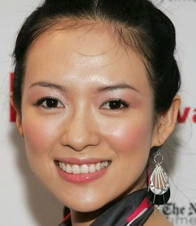 47岁的章子怡有多美
先不说164cm的身高和50Kg恰到好处的体重，这搭配绝了