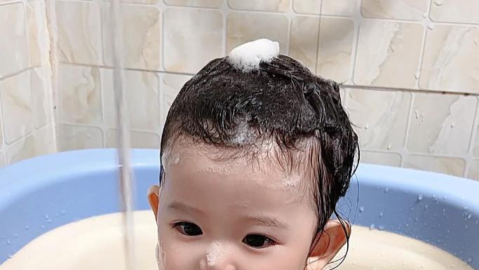 婴幼儿沐浴露洗发水哪个牌子安全？口碑安全型婴幼儿洗发水沐浴露二合一测评，新手宝妈不踩坑不割韭菜
