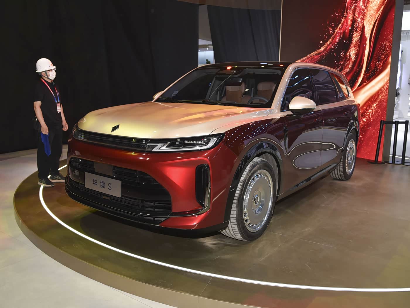 五菱首款全尺寸六座SUV亮相！配乾崑智驾+鸿蒙座舱，搭载3.