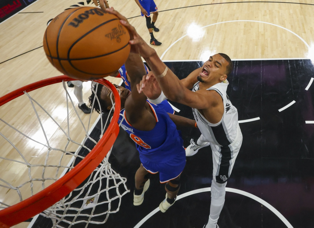 看了ESPN的预测，感觉就要3-0了！
NBA总决赛G2打完，连续客场作战的尼克