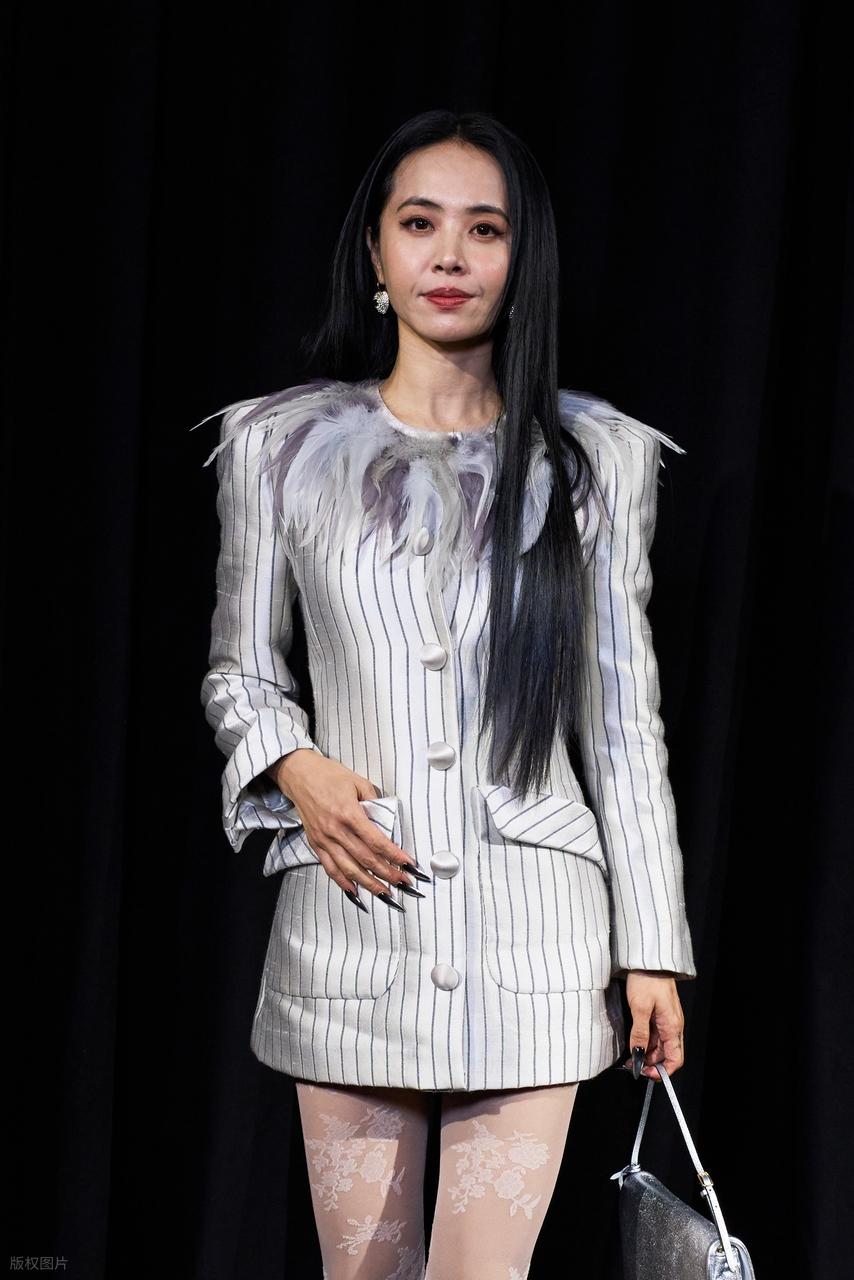 蔡依林以Valentino品牌代言人身份，现身巴黎2026春夏高定大秀