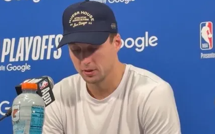 NBA季后赛，湖人球员肯纳德接受媒体采访，谈及近两场比赛球队的失利，肯纳德表示：