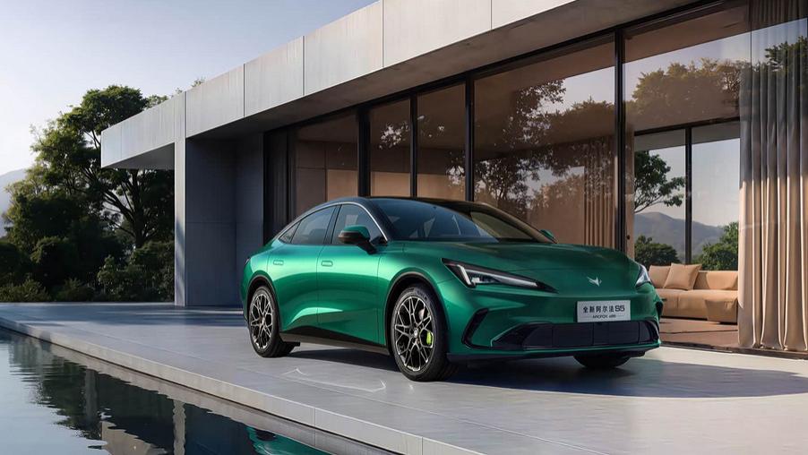 新增增程动力，细节小幅调整，极狐全新阿尔法S5上市