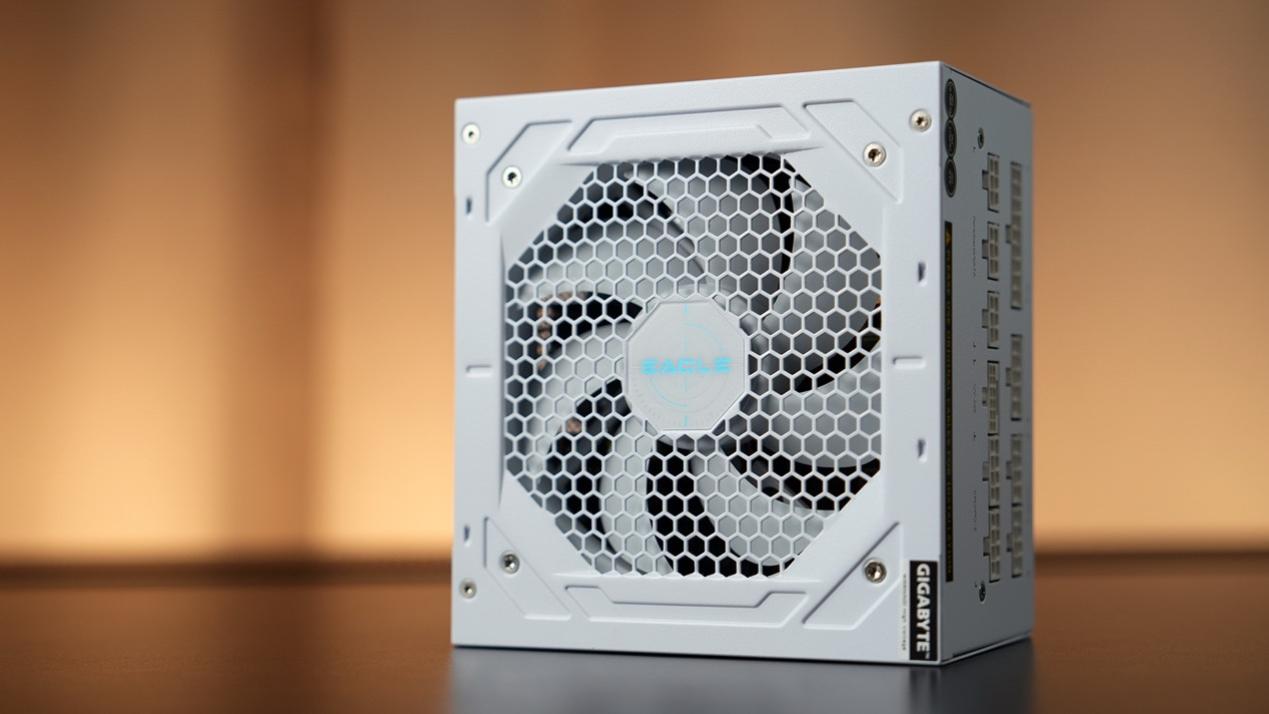 技嘉冰猎鹰白金1000PG5 ICE电源：  ATX 3.1满配登场，GaN加持稳战新一代硬件