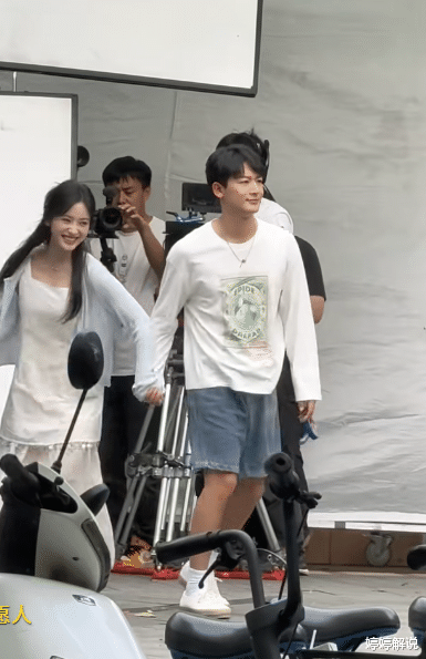 沈月张晚意《但愿人长久》路透曝光，这大概就是理想型的样子！