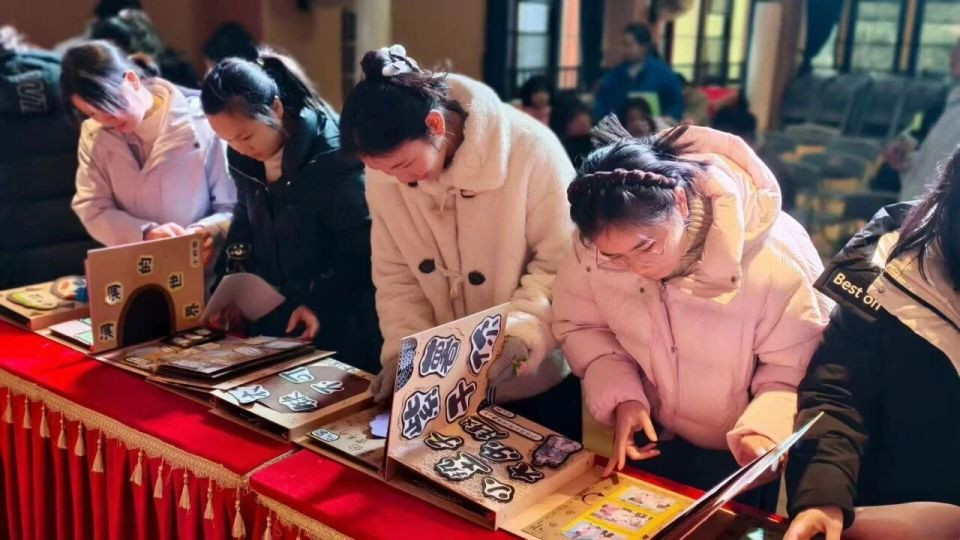 望城区时代未来幼儿园：以游戏为媒，让成长有声——班级特色游戏册分享