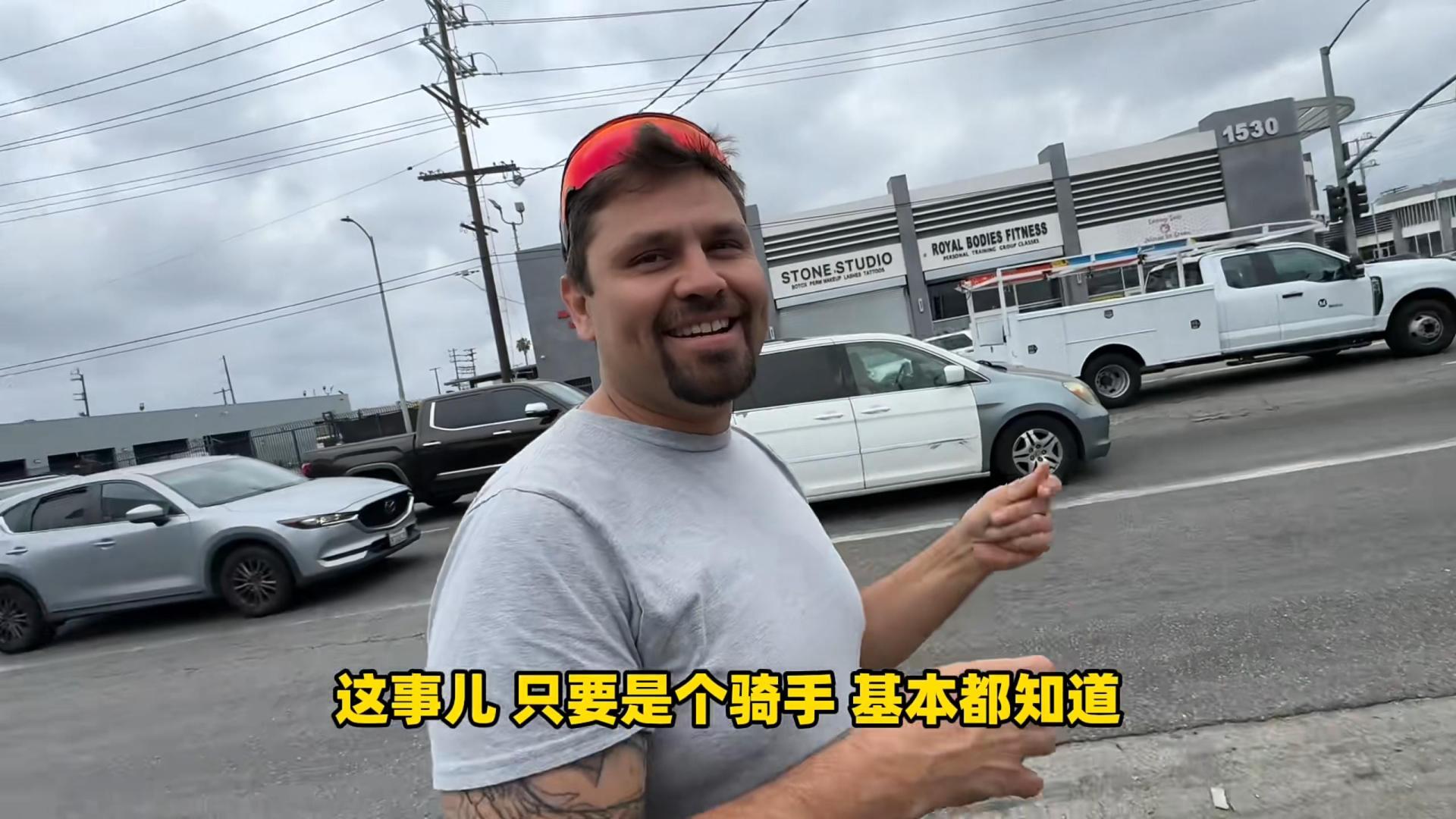 张雪机车海外爆火！老外黑子彻底破防，连夜转粉求购，下单所有型号