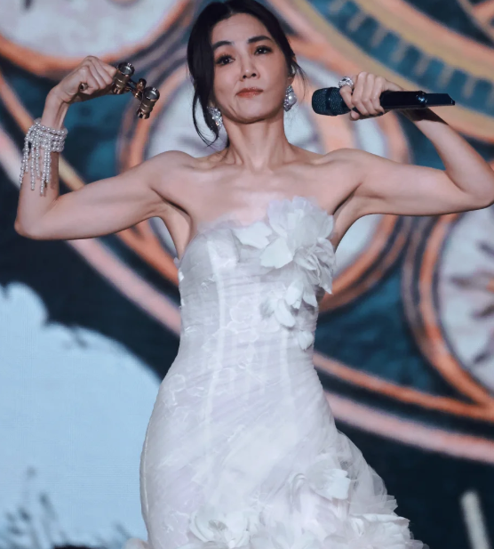 陈嘉桦的体脂率只有17，她没有任何口腹之欲，吃东西只是为了活着

很多人不理解，