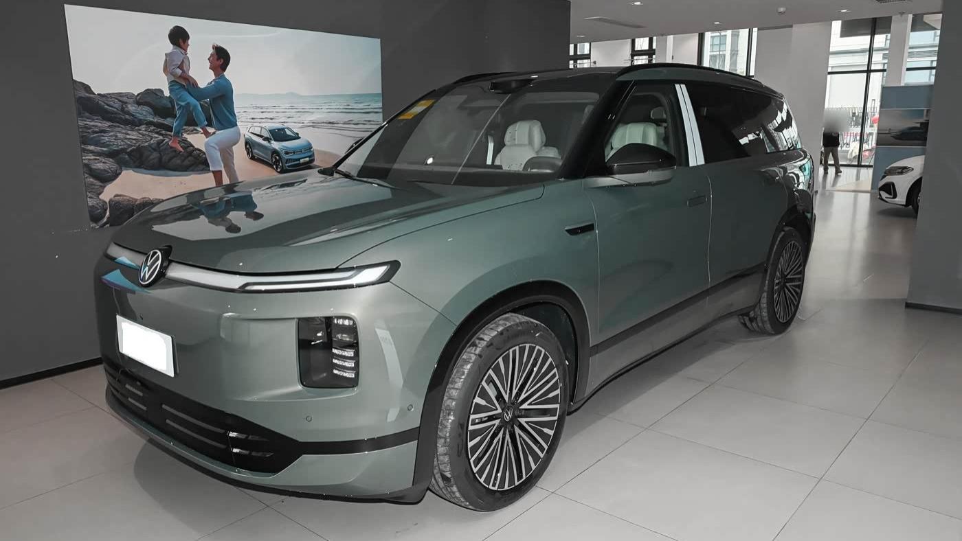 大众ID. ERA 9X到店！外观豪华，车长超5米2，配双腔空悬+后轮转向