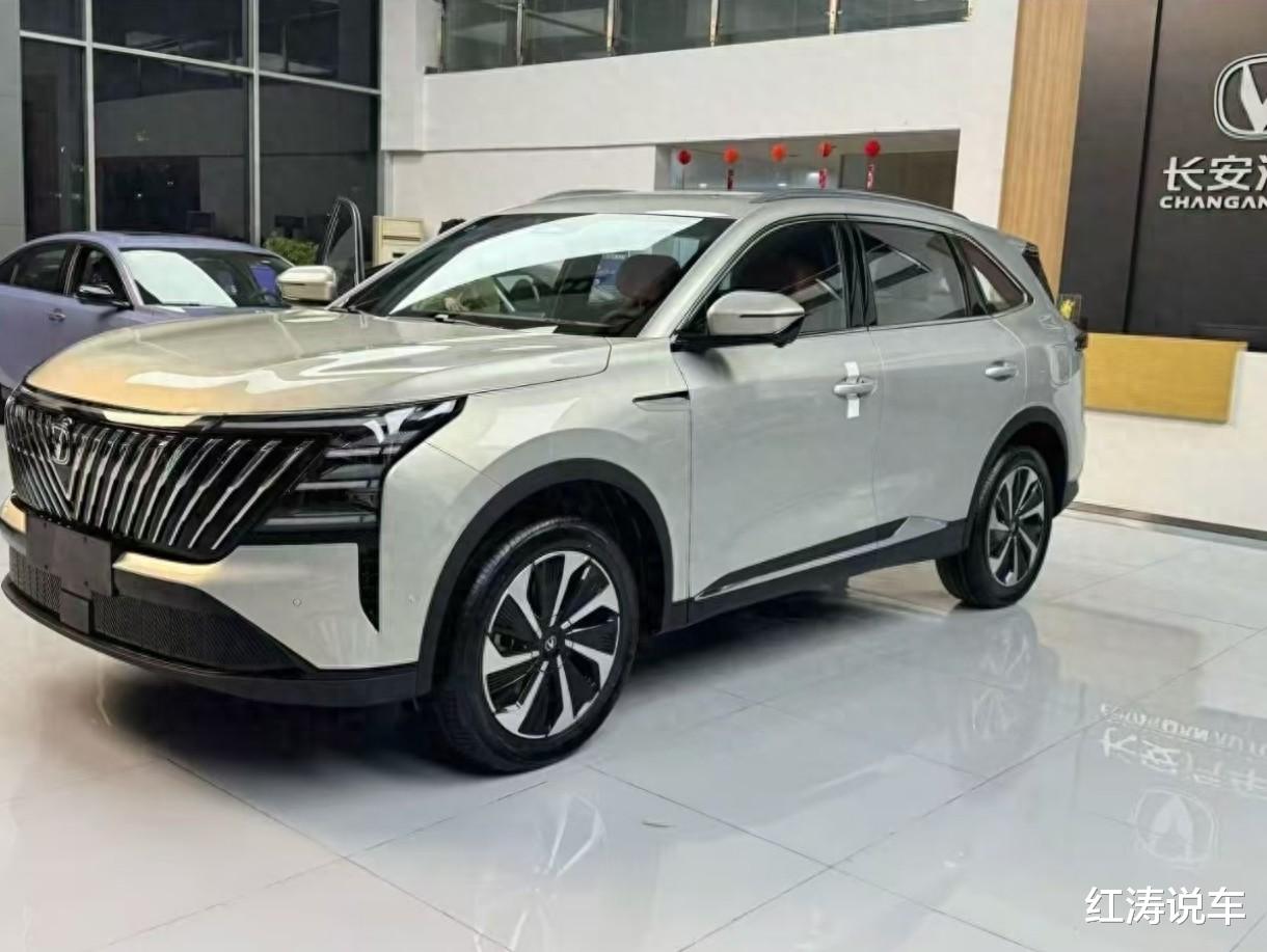 长安CS75 PLUS HEV新车到店，配油电混动系统，是不