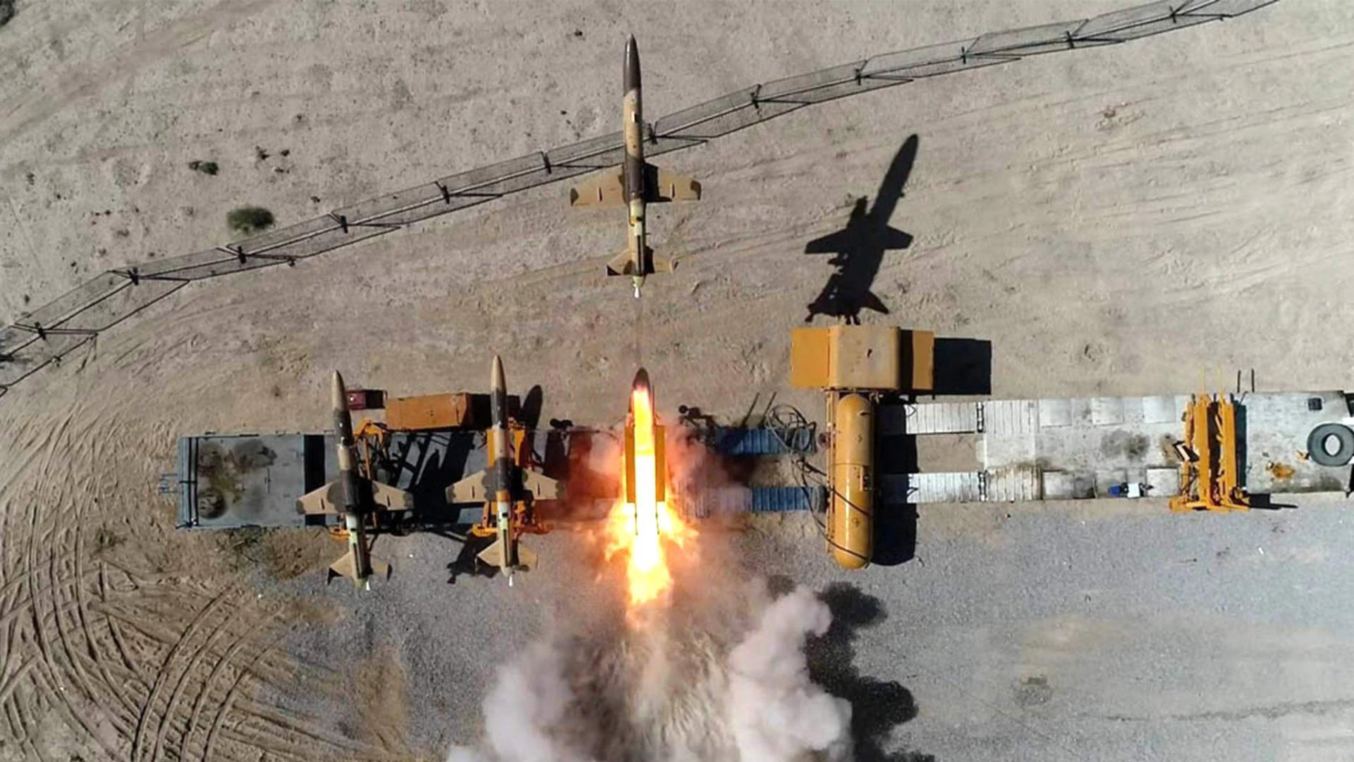 伊朗12枚导弹洗地约旦美军基地，宣称摧毁大量F-35！五角大楼的沉默让中东更慌了