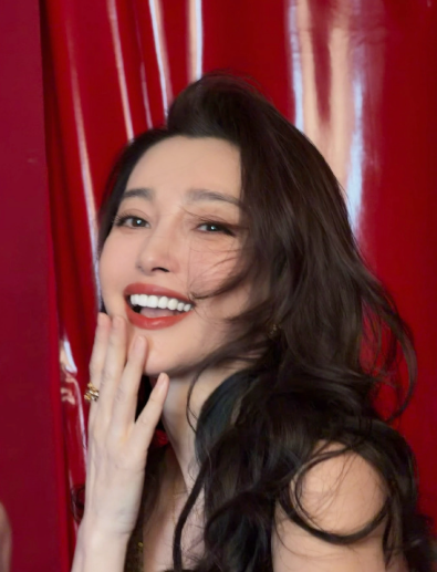 姐姐的魅力在生图里完全释放！李冰冰那种自信从容的姿态，比任何精修都更有说服力和感