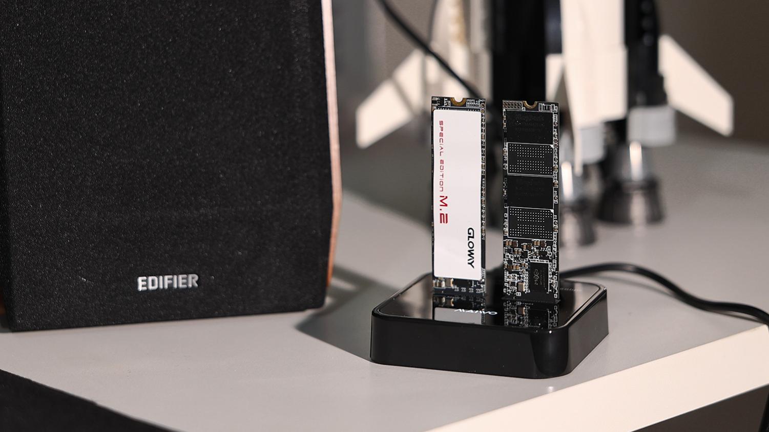 高速扩容+一键克隆，麦沃M.2双盘硬盘底座，重构你的存储效率