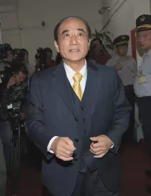 王金平又得到郑丽文的重用了，郑丽文叫王金平负责帮助台湾农渔产品销往大陆。
​郭正