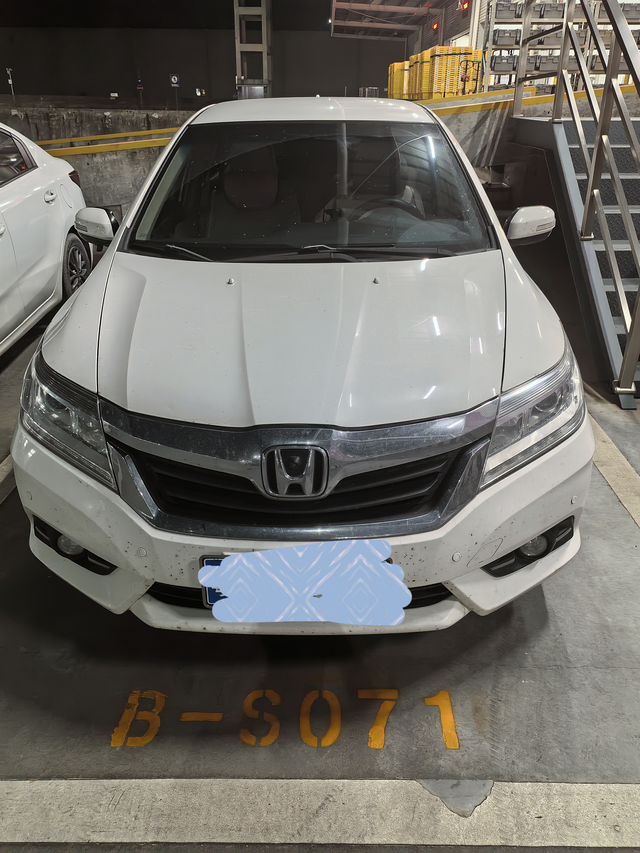 凌派的保养动态
准备保养换全合成机油，一年一换，火花塞拆出来看了还不需要更换，打