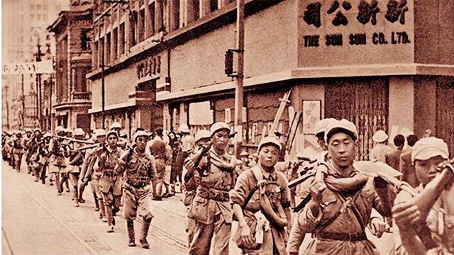 蒋介石希望固守上海以待变，而国军中将刘昌义因不得志而选择起义