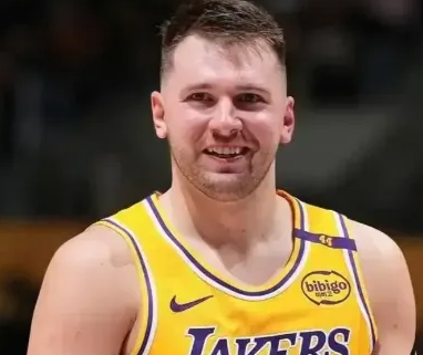 前湖人球员罗伯特-霍里谈东契奇时，表示：