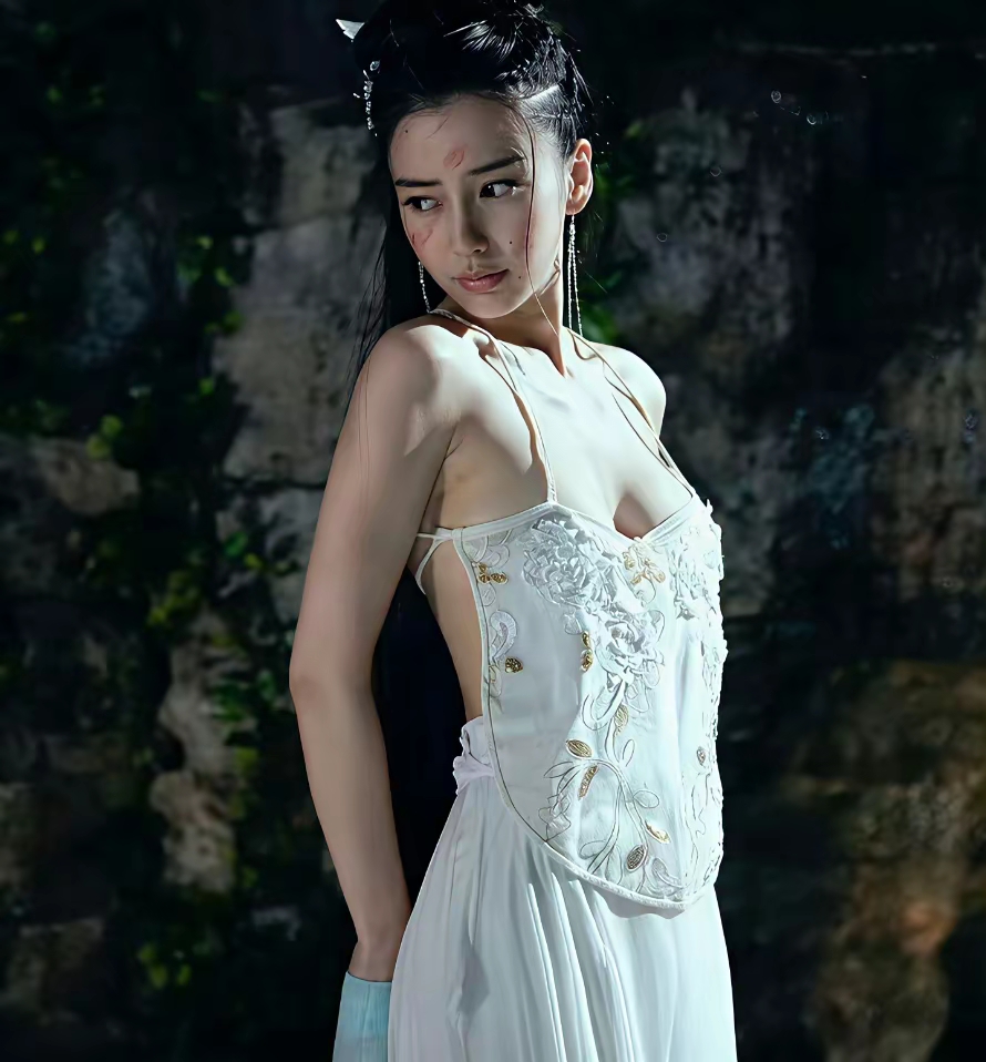 杨颖一组早年古装剧照意外翻红