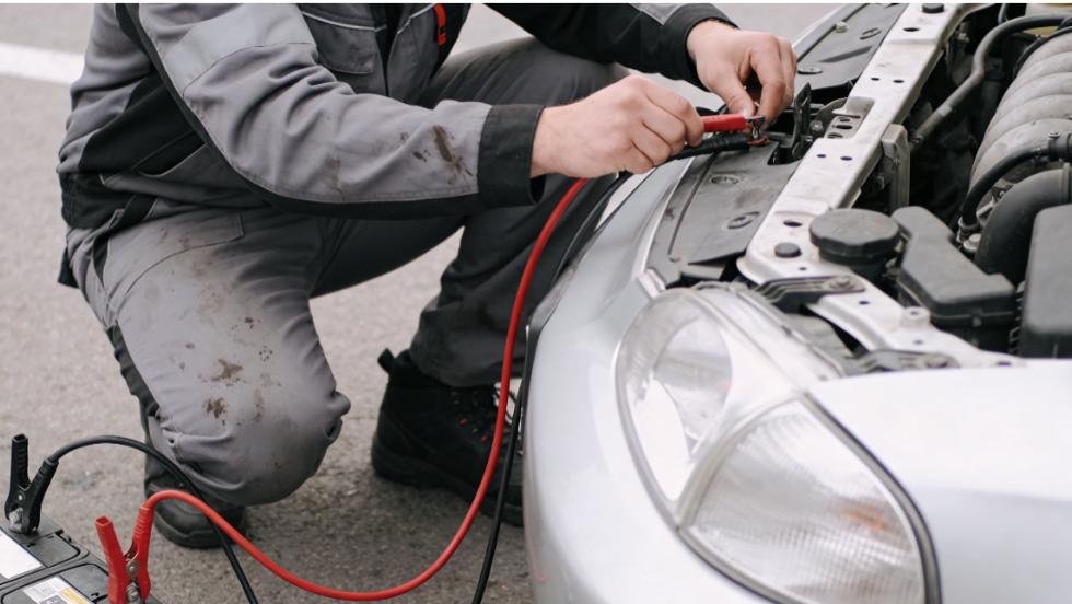 海丰车主必看！逛完地王广场车却“趴窝”了？深夜绝望时，这个电话真能救命！