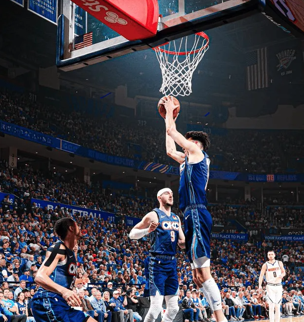 NBA常规赛雷霆主场迎战掘金的比赛已经结束。全场战罢，历经1个加时雷霆以127-