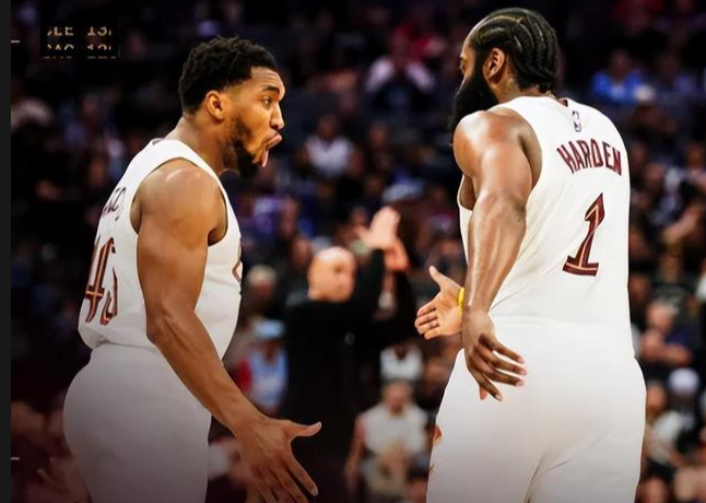 米切尔和哈登有啥区别！两个都很强！
骑士好的一点是哈登和米切尔都可以自己发起进攻