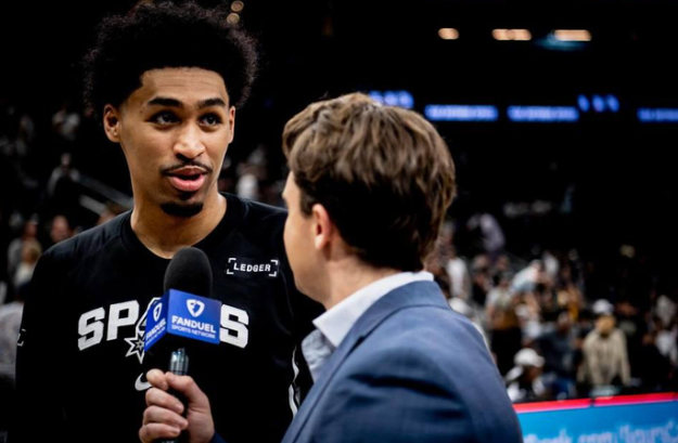 哈珀肉眼可见的养的出来，明年他和卡斯尔一起上，进攻势不可挡防守坚不可摧。  狐狸