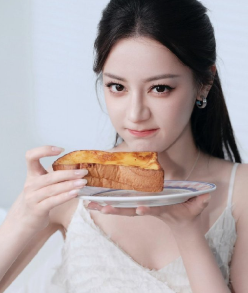 我喜欢你就像星星会永远陪着月亮的那种喜欢