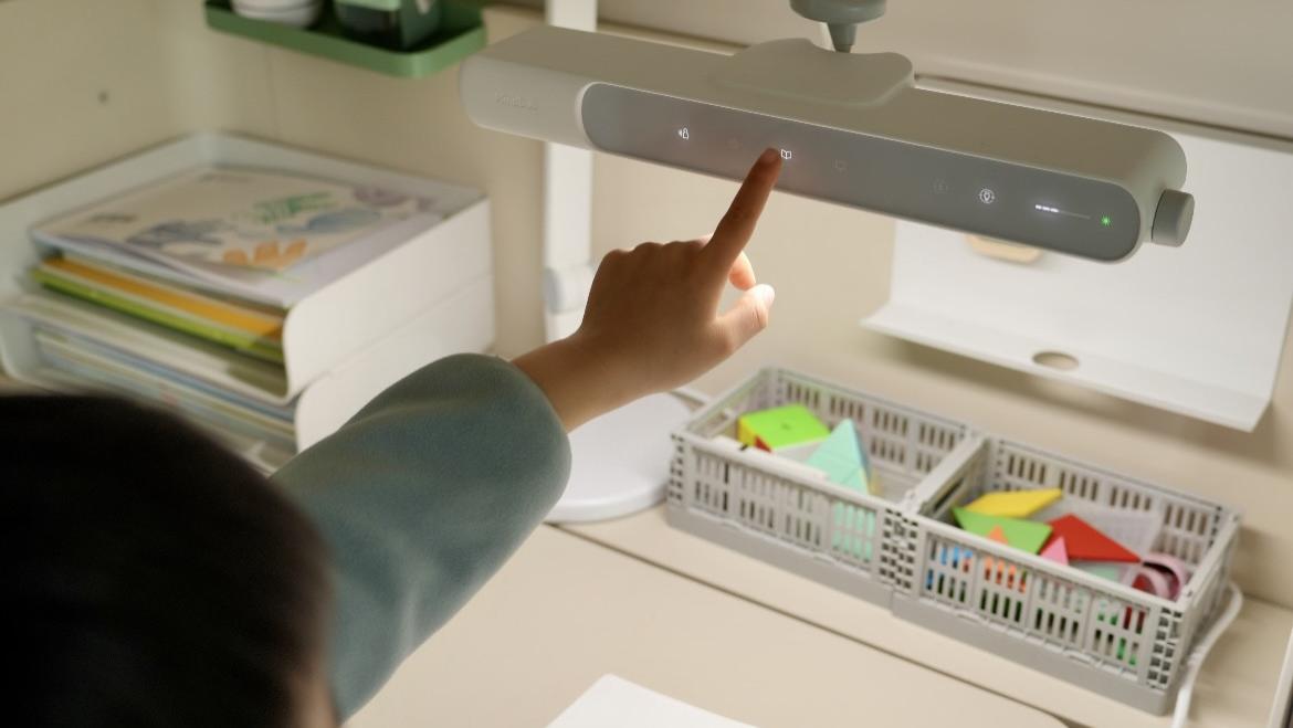 孩子写作业总喊眼睛酸？一文读懂原因与解决方案