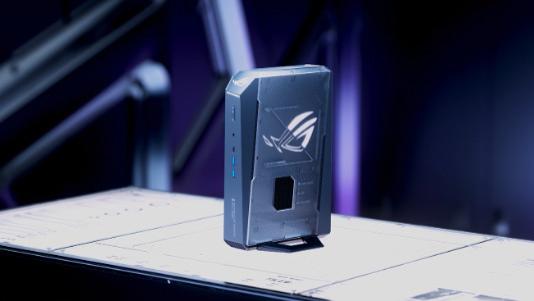 重新定义「性能」：不止于游戏帧率，更是事业帧率。ROG 魔霸9 Mini