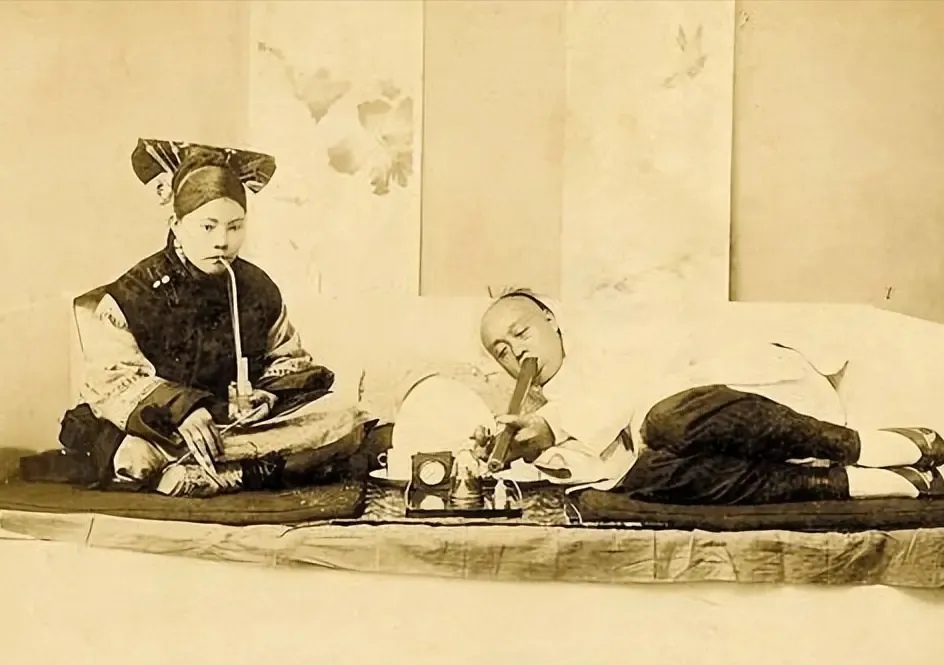 左宗棠孙子左巨生，和李子嘉喝粥度日