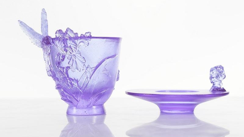 古法琉璃飞羽鸢尾杯：一器藏韵，清欢伴茶