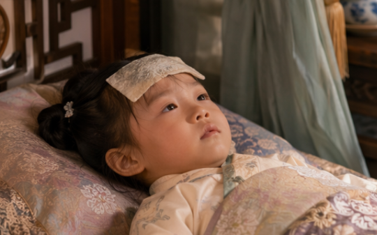 我一睁眼，成了全村都不要的小孤女