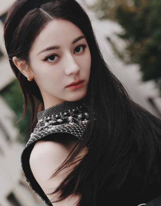 坠入美好，沦陷于你，满是热爱