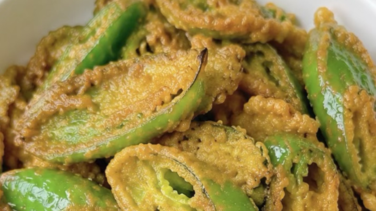 减脂期的味蕾救赎：一口酥脆的辣椒炒鸡蛋