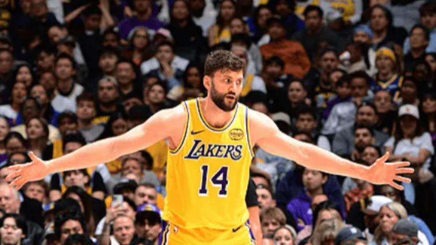 湖人128-104国王3喜1忧！肯纳德+2配角太好用，艾顿作用太低！