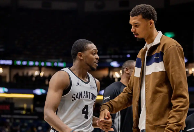 我觉得联盟如果要捧文班得话，那掘金打雷霆稳了
联盟会让湖人赢下太阳和勇士得，最后