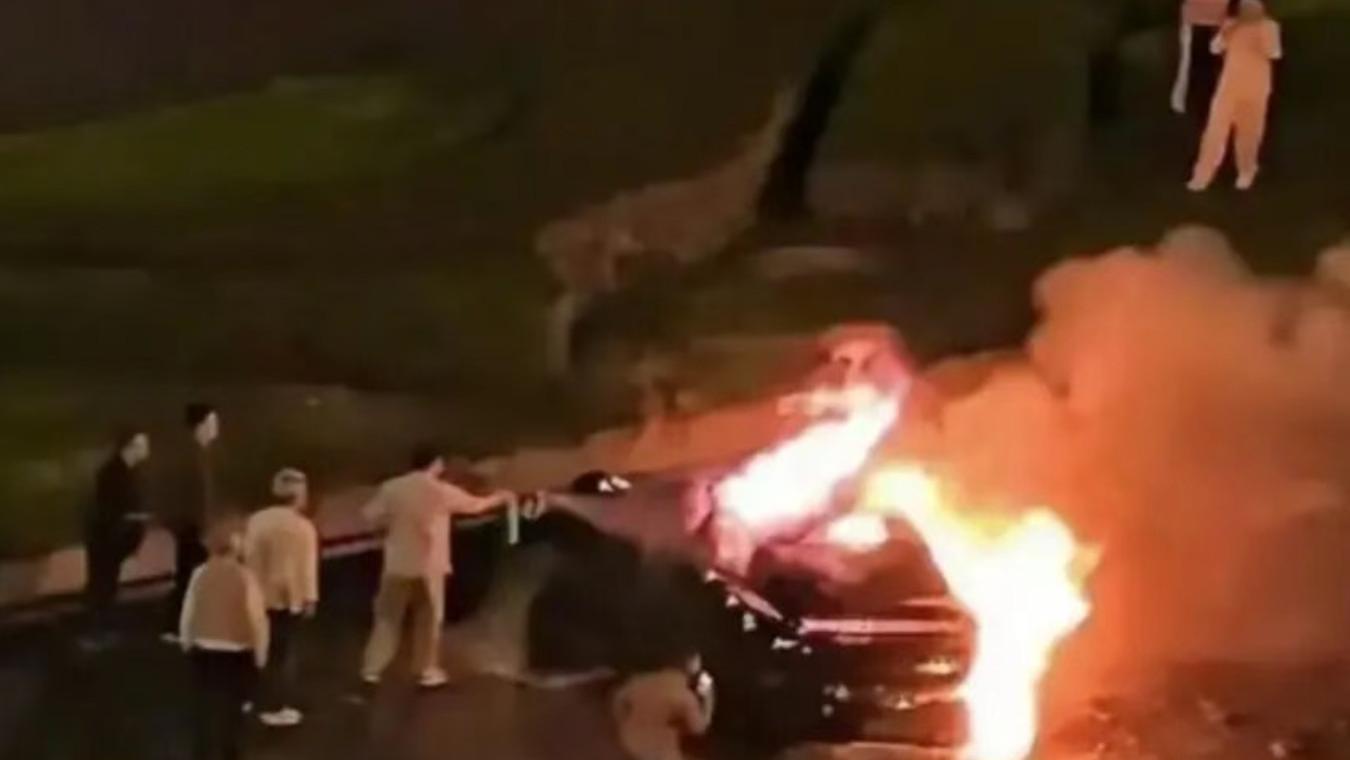 成都小米汽车事故鉴定结果公布：车门无法开启，驾驶员火烧致死